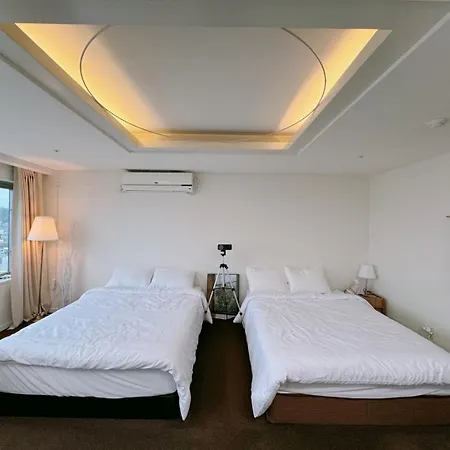 Panorama View, Hongdae Apartment